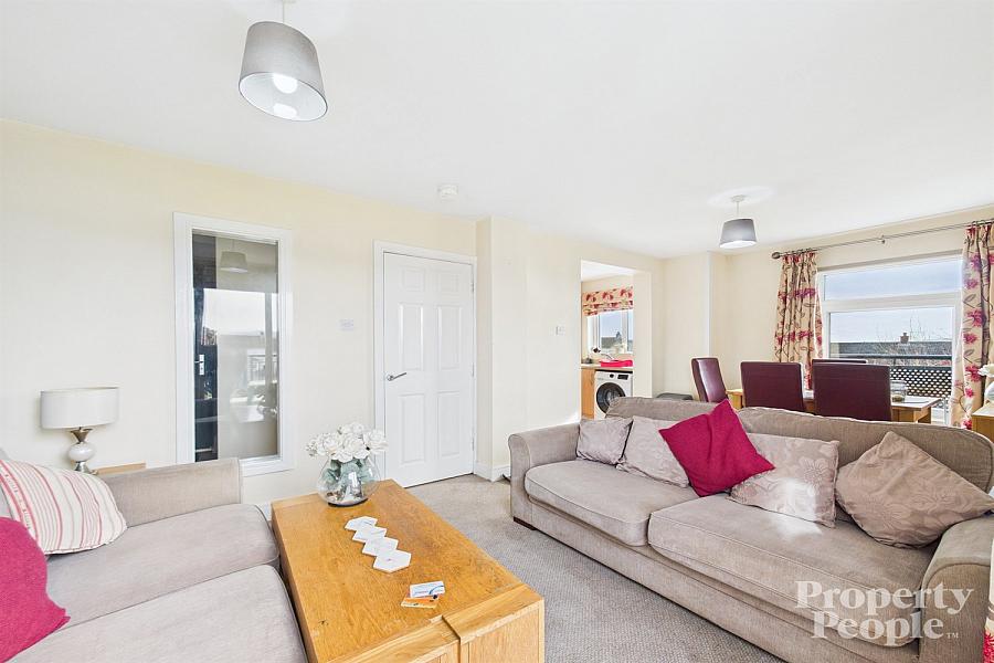 2D, Knocksallagh Green