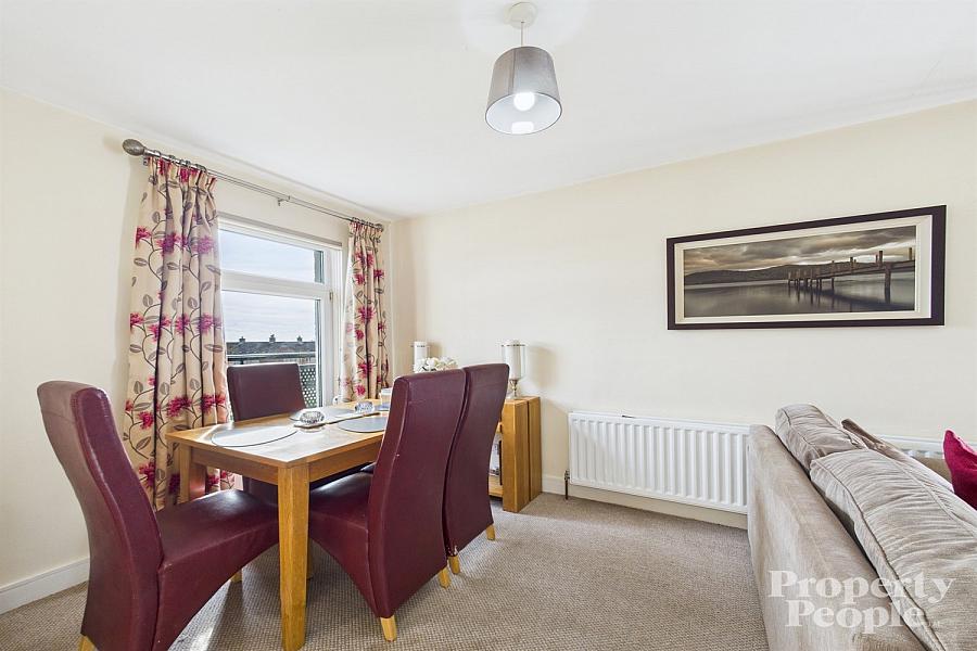 2D, Knocksallagh Green