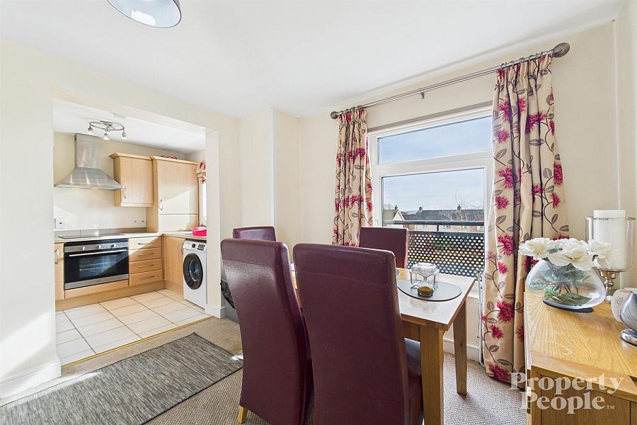 2D, Knocksallagh Green