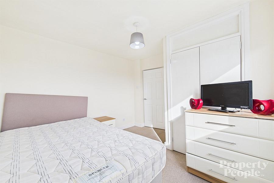 2D, Knocksallagh Green