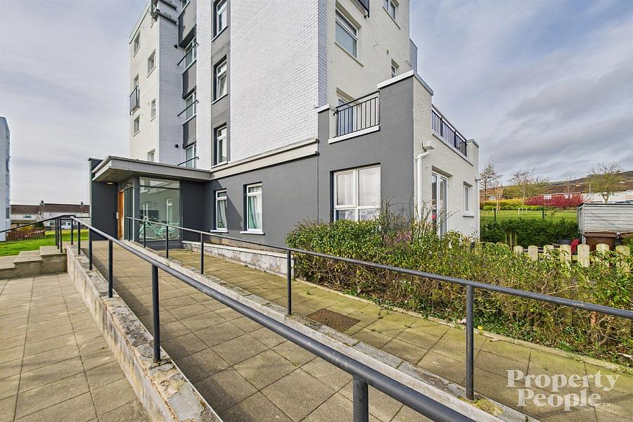 2D, Knocksallagh Green