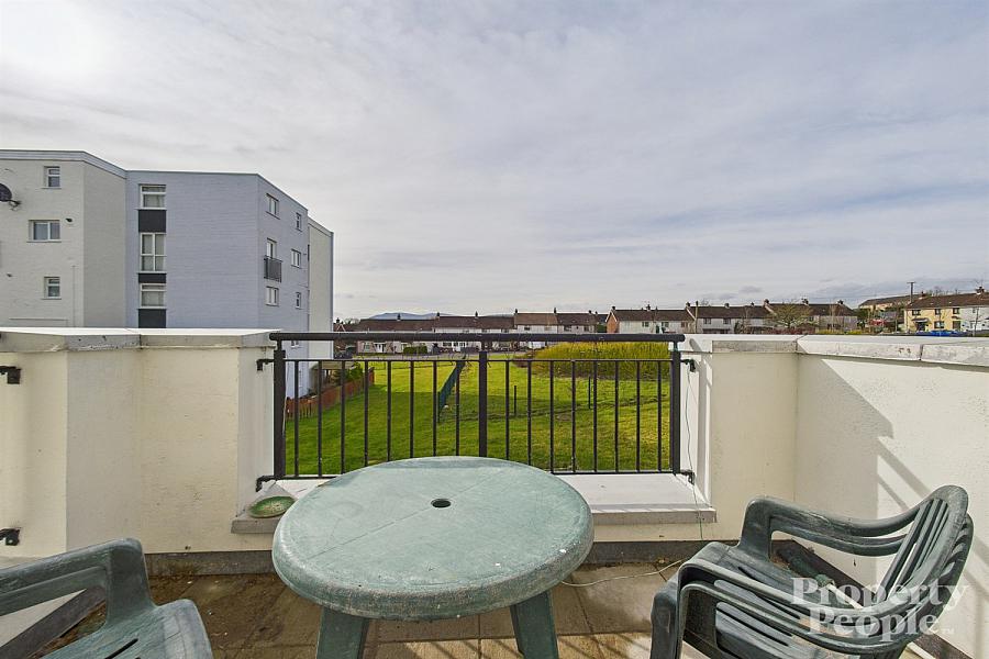 2D, Knocksallagh Green