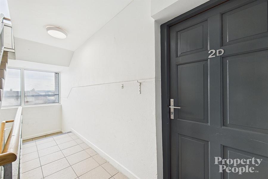 2D, Knocksallagh Green