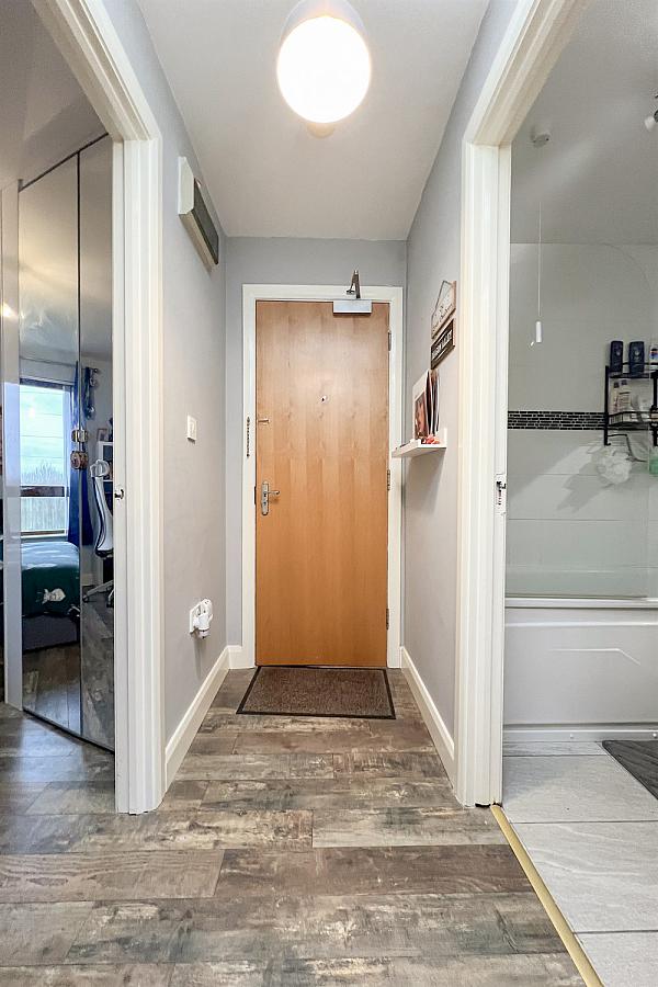 12a, Heath Lodge Square