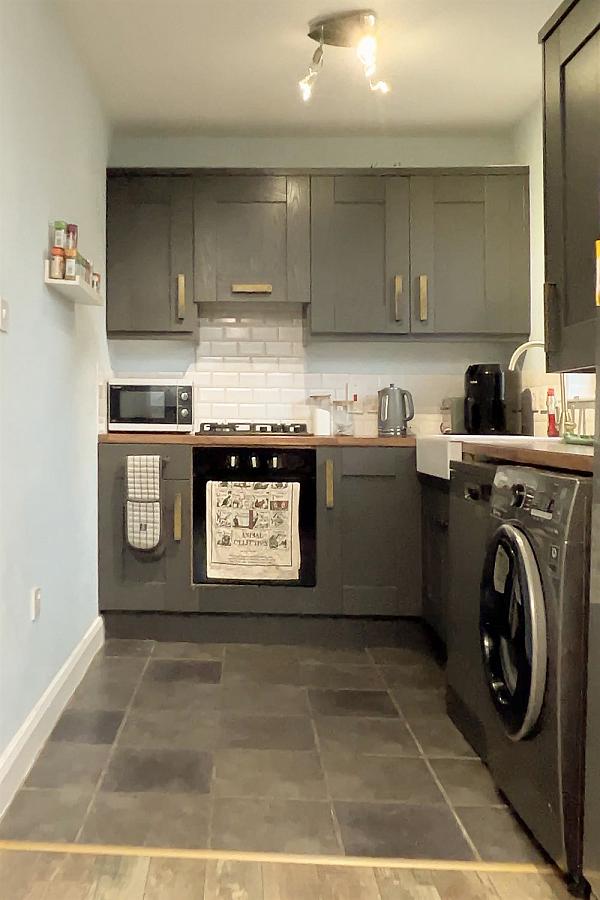 12a, Heath Lodge Square