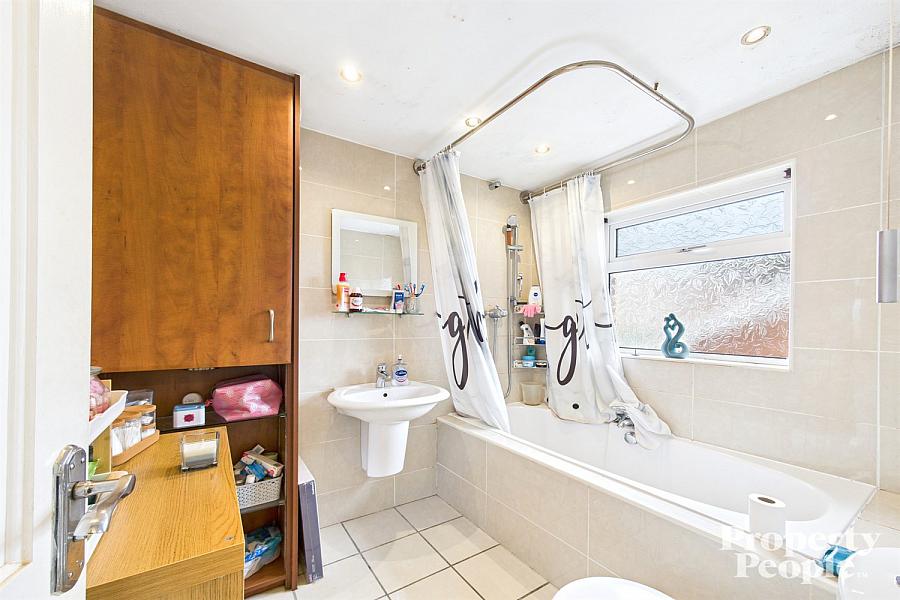 51 Carnbrae Avenue