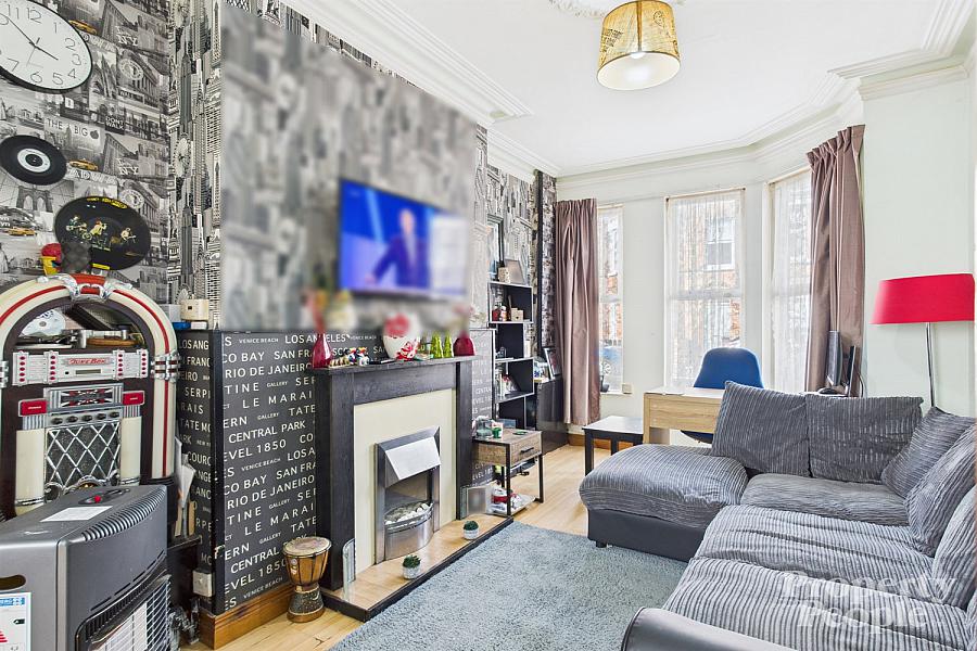 32 Willowbank Gardens