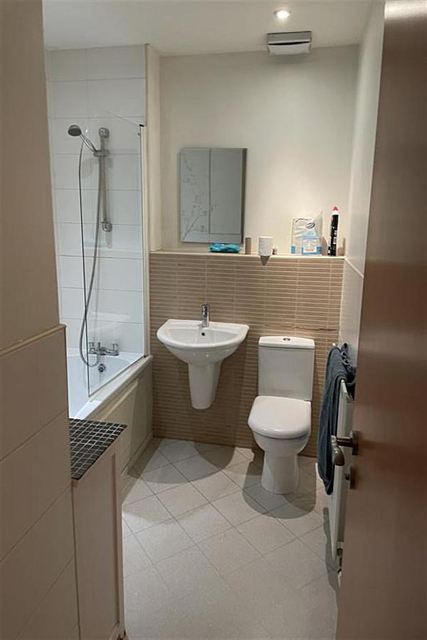 Apartment 22, Luna Building, 1 Redwood Court