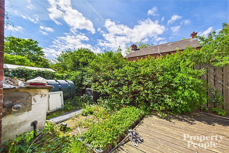12 Chestnut Gardens