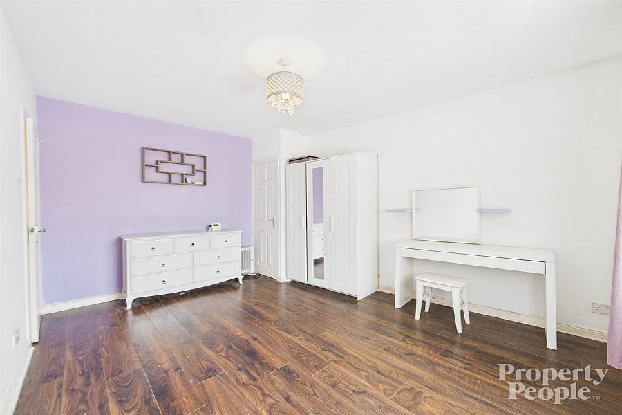 22 Brandon Parade