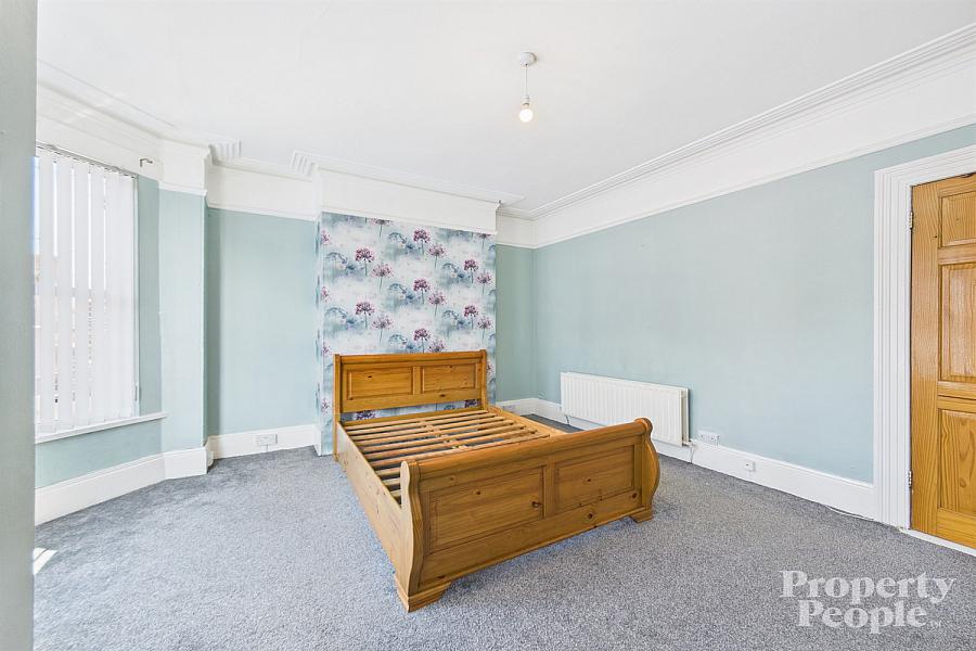 16 Clifton Drive
