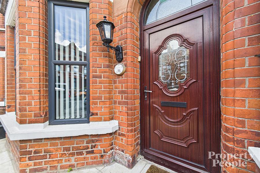 16 Clifton Drive