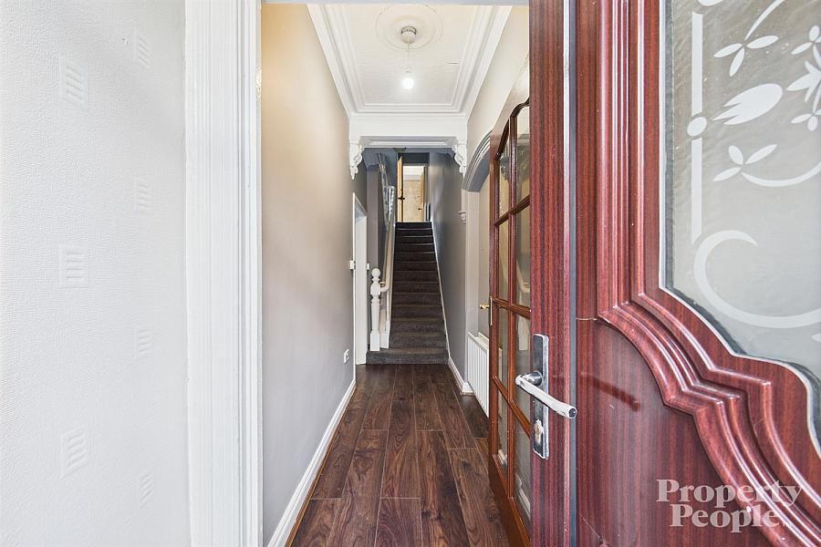 16 Clifton Drive