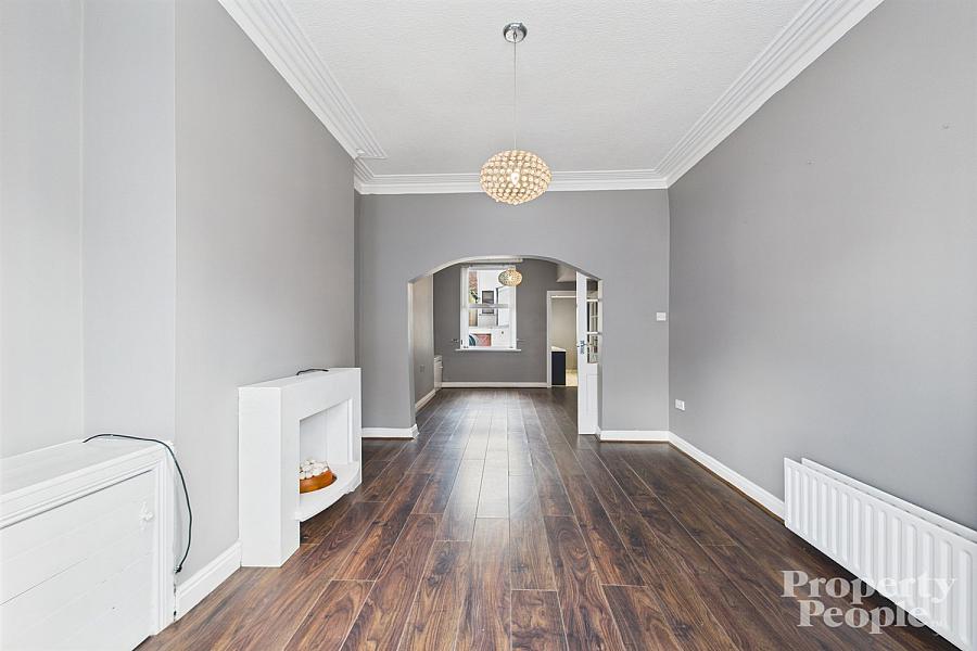 16 Clifton Drive
