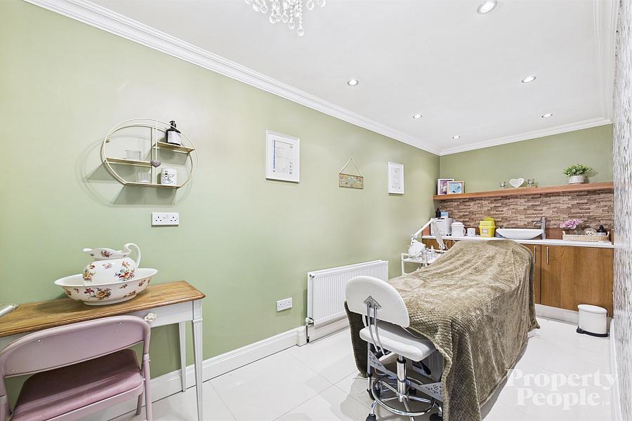 69, Mountview Street