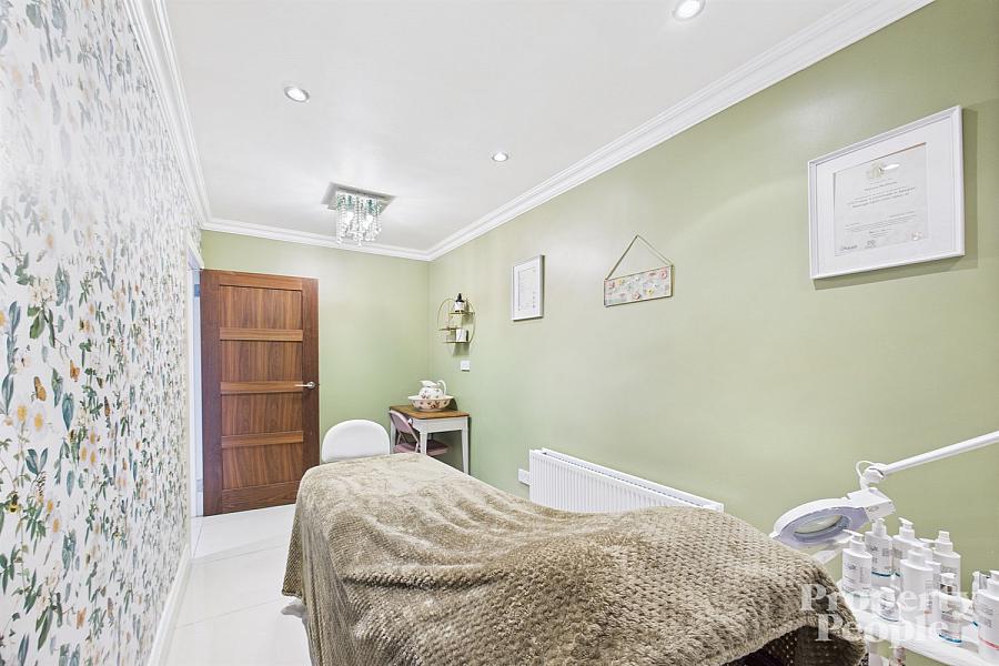 69, Mountview Street