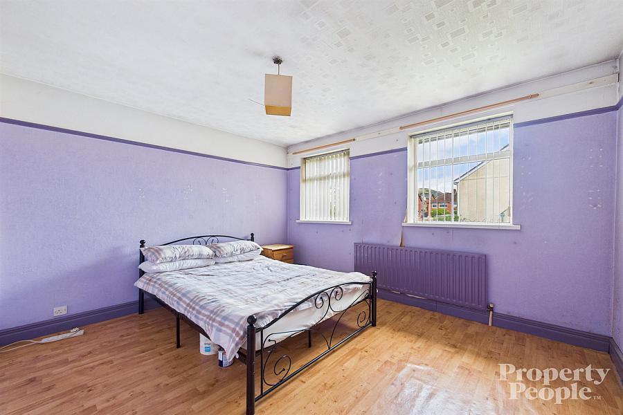 9 Cliftondene Crescent