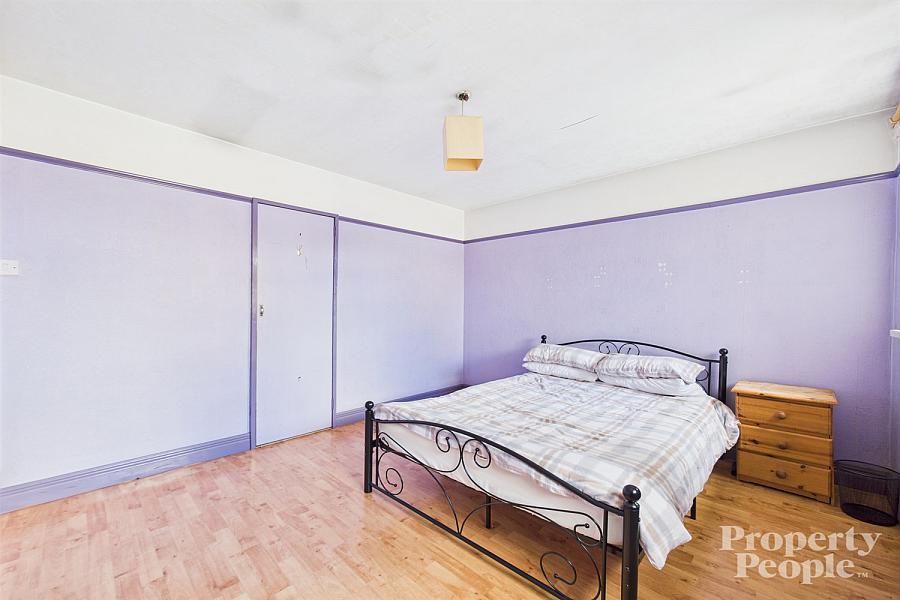 9 Cliftondene Crescent