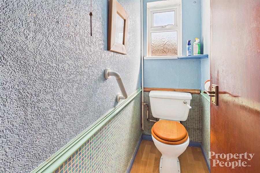 9 Cliftondene Crescent