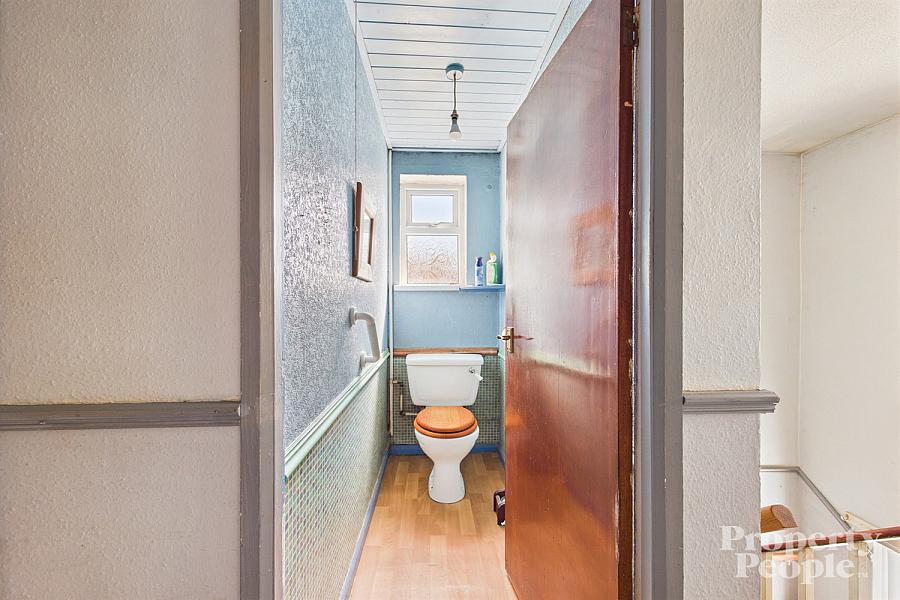 9 Cliftondene Crescent