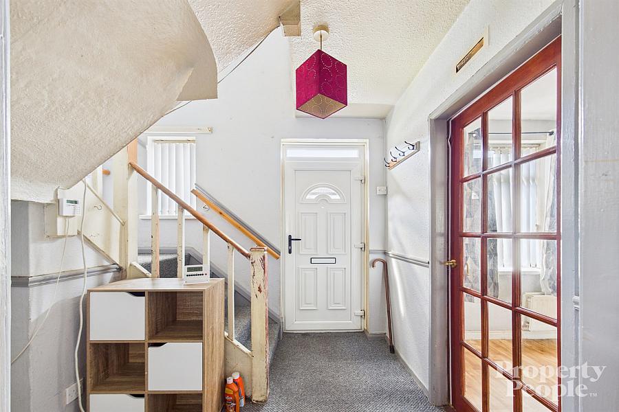 9 Cliftondene Crescent