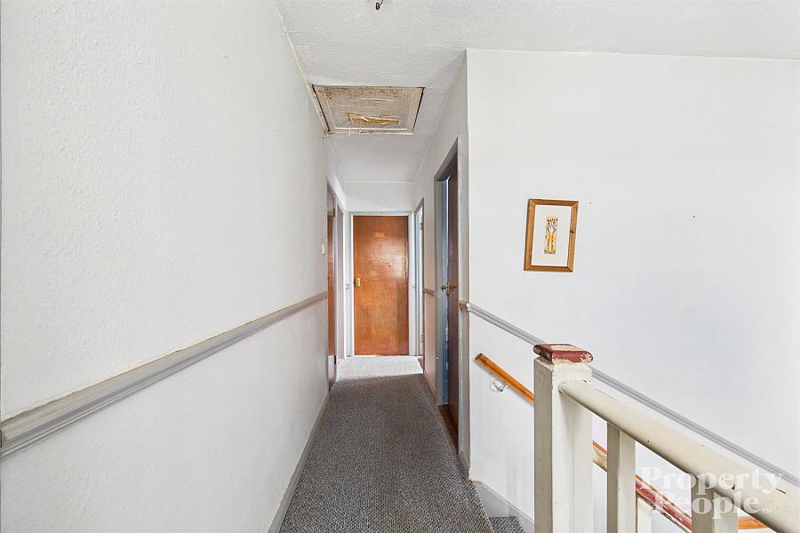 9 Cliftondene Crescent