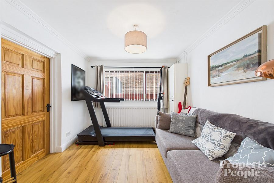 57 Church Crescent