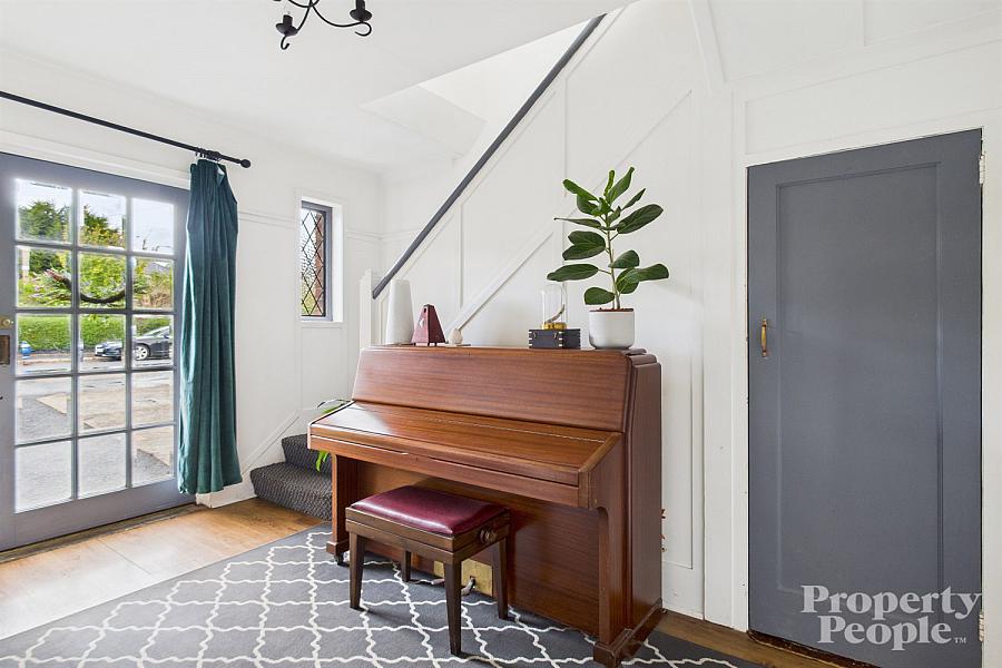 66 Sunningdale Park