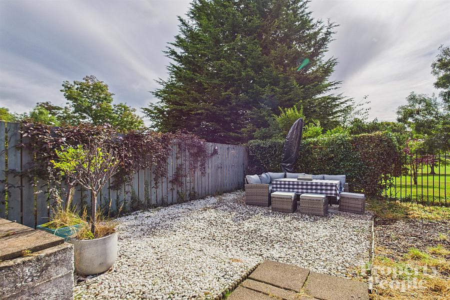 66 Sunningdale Park
