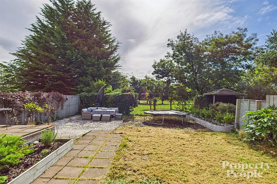 66 Sunningdale Park