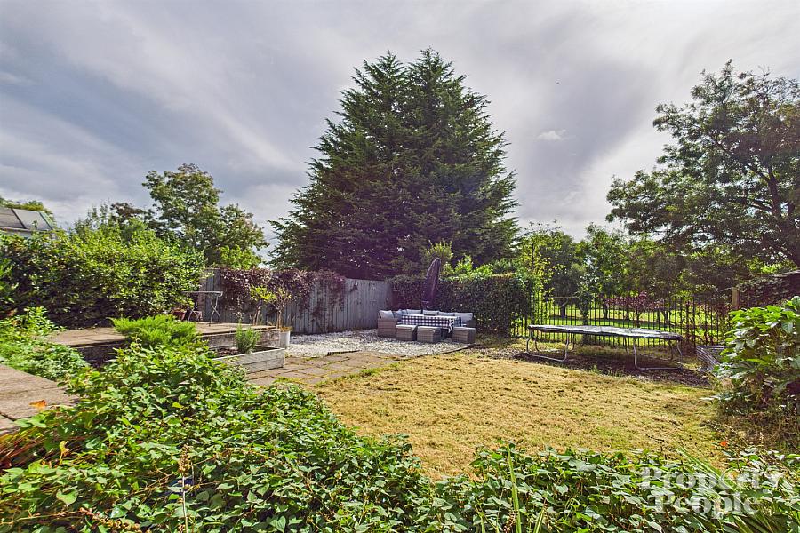 66 Sunningdale Park