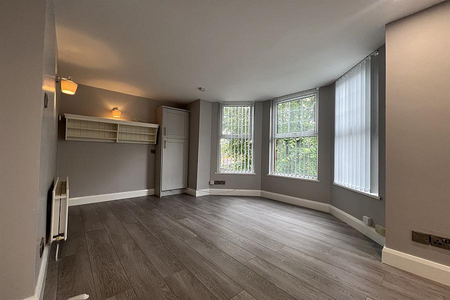 Flat 3, 6 Glandore Avenue