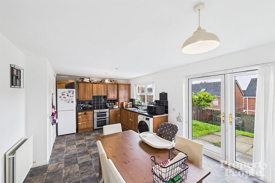 27 Wolfhill Manor, Ligoneil