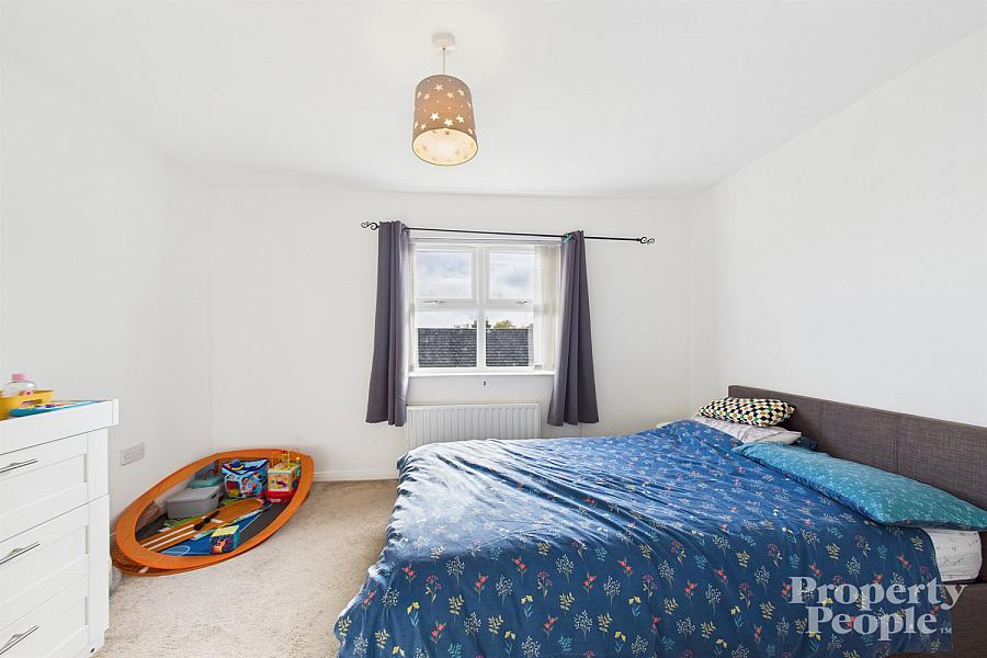 27 Wolfhill Manor, Ligoneil