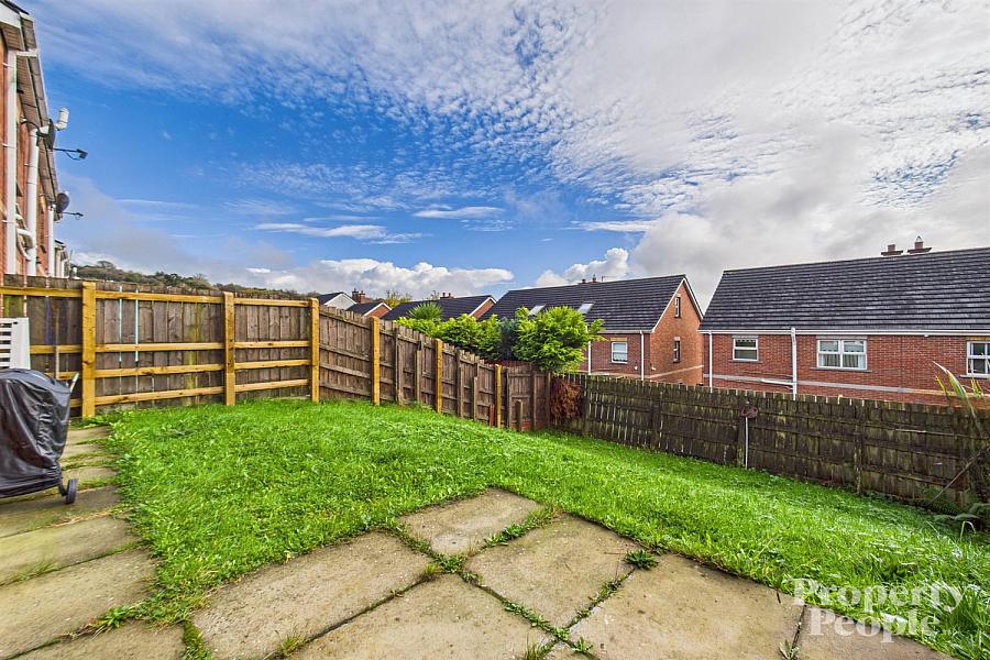 27 Wolfhill Manor, Ligoneil