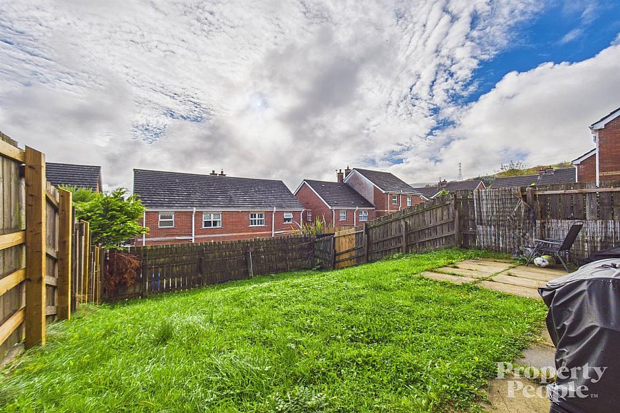 27 Wolfhill Manor, Ligoneil