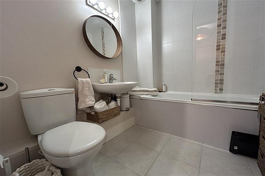 APT 8, 4-6, Baltic Avenue