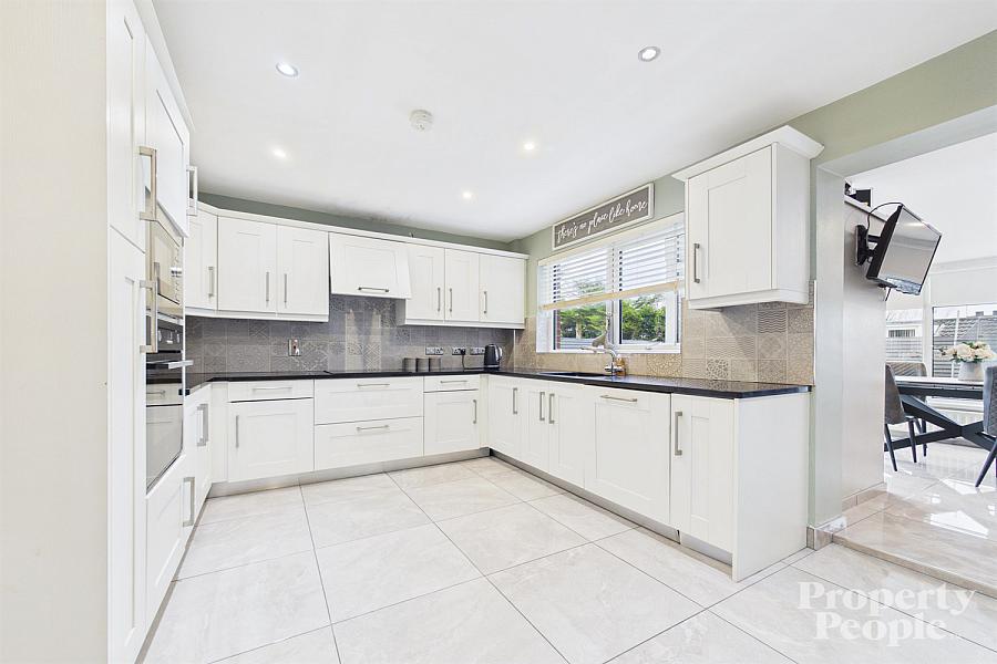 32 Lagmore Grove, Dunmurry