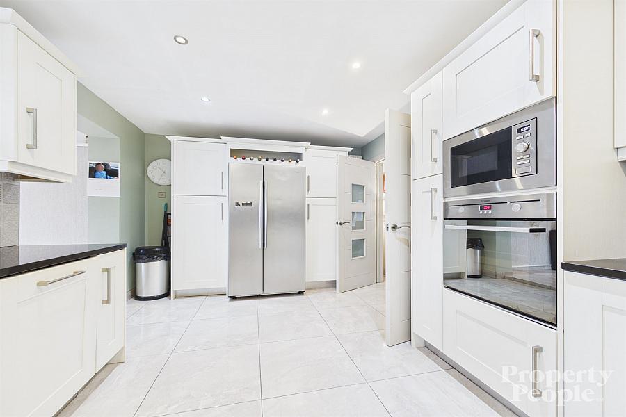 32 Lagmore Grove, Dunmurry