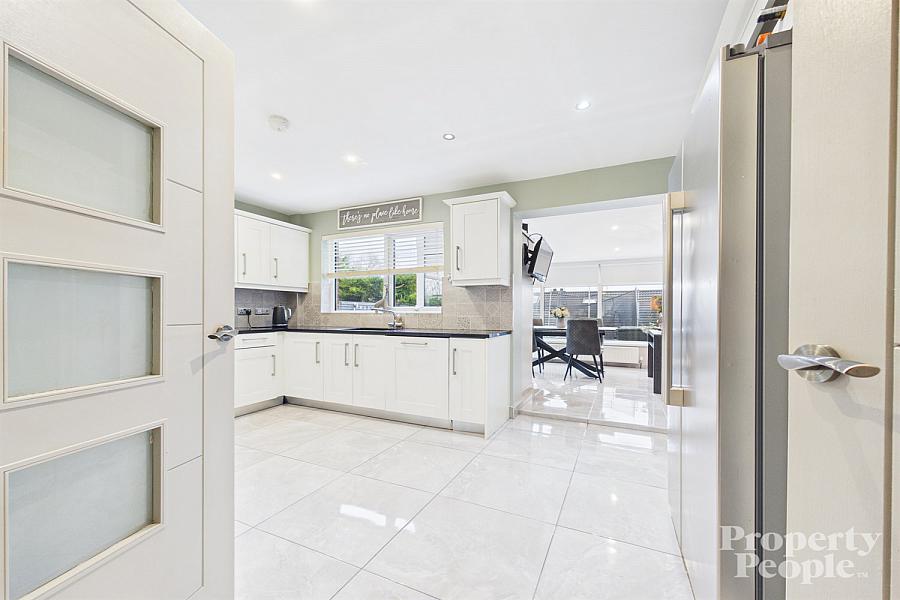 32 Lagmore Grove, Dunmurry