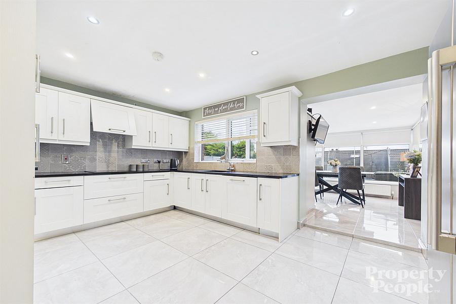 32 Lagmore Grove, Dunmurry