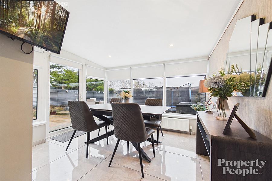 32 Lagmore Grove, Dunmurry