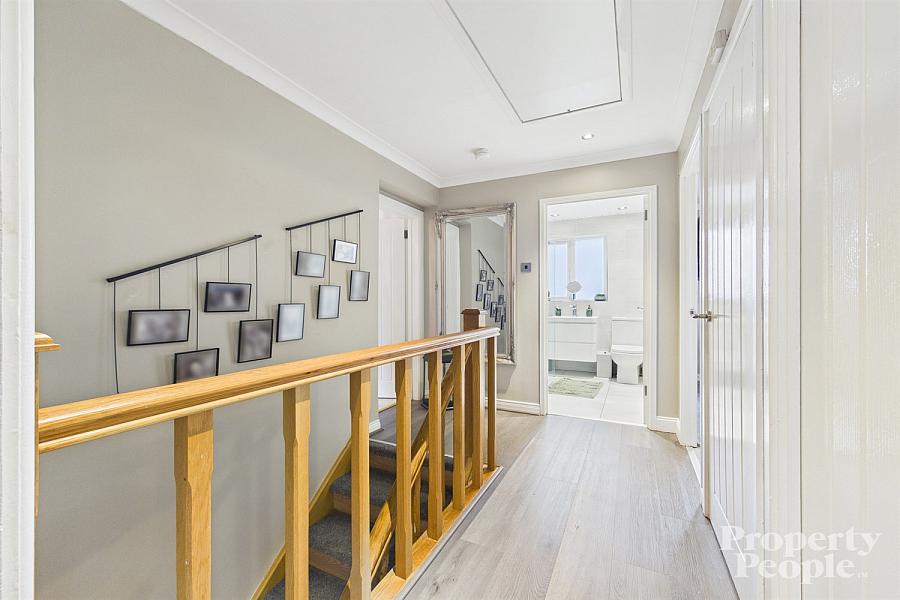 32 Lagmore Grove, Dunmurry