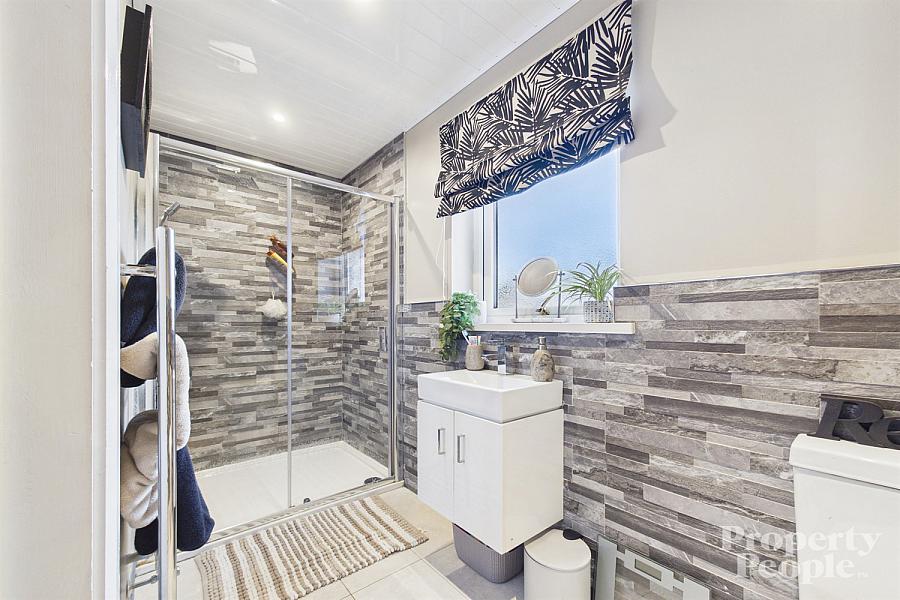 32 Lagmore Grove, Dunmurry