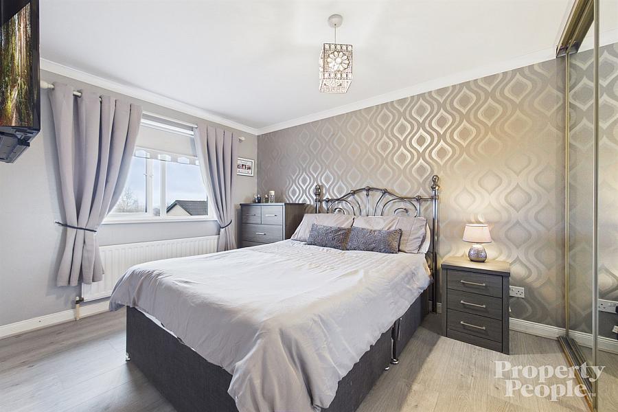 32 Lagmore Grove, Dunmurry