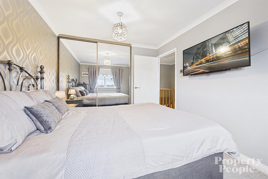 32 Lagmore Grove, Dunmurry