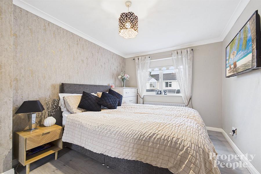 32 Lagmore Grove, Dunmurry