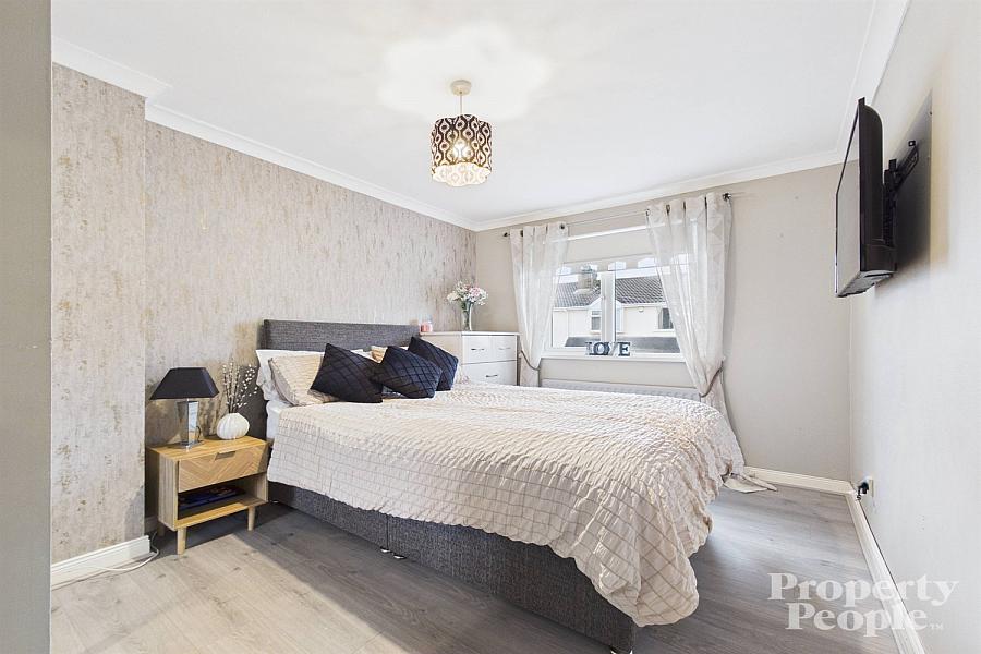 32 Lagmore Grove, Dunmurry