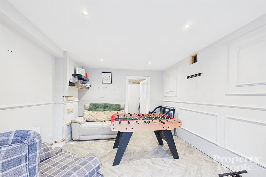 32 Lagmore Grove, Dunmurry