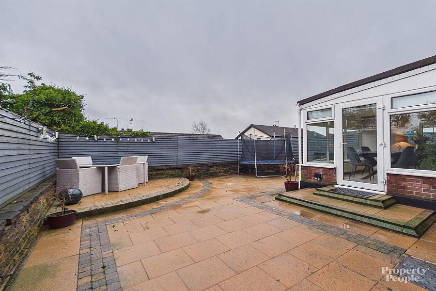 32 Lagmore Grove, Dunmurry